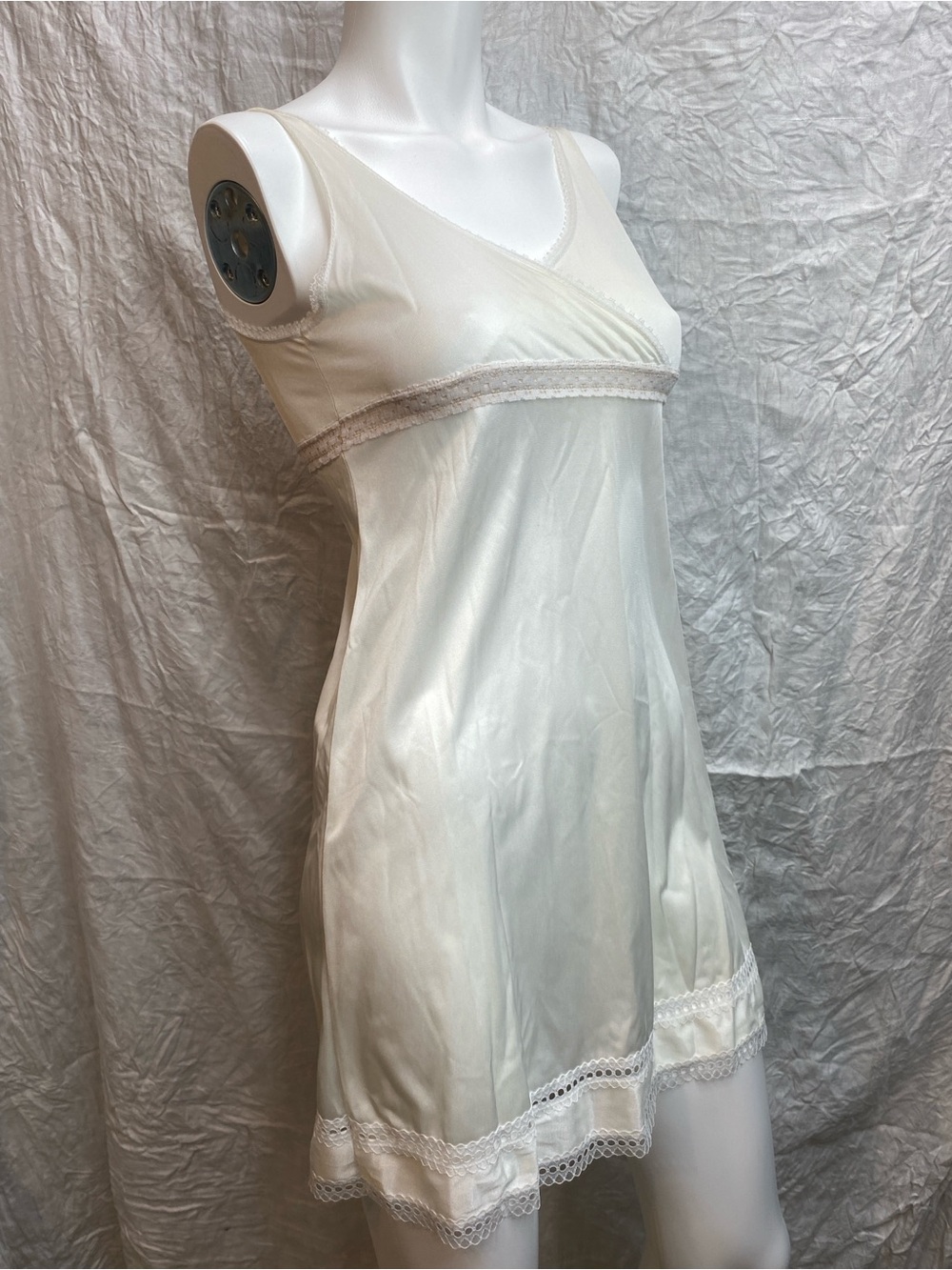 Vintage 90s Women’s Cream Slip Dress - Classic Lace Trim